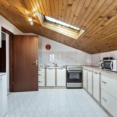 Simplistic In With Barbecue فير